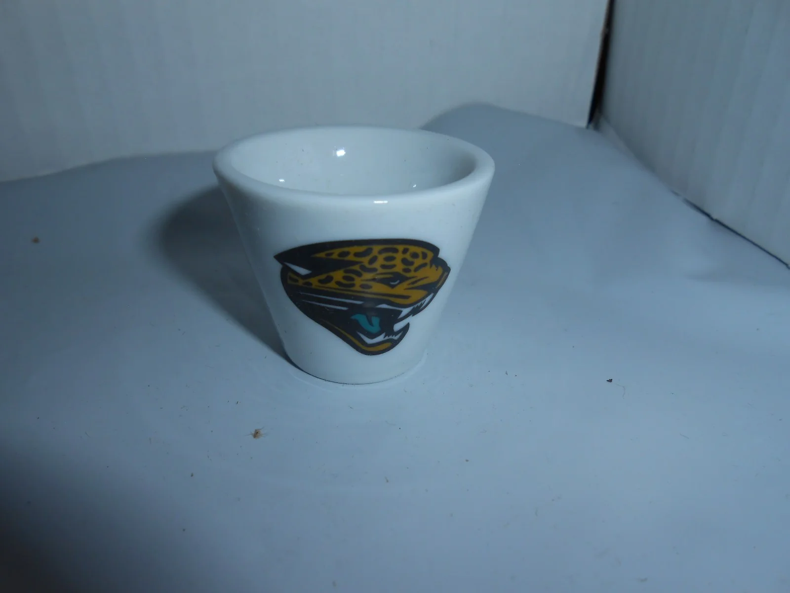 1 NFL FOOTBALL MINI PORCELAIN SHOT GLASS/CUP YOU CHOOSE TEAM + 5 BONUS CARDS 2