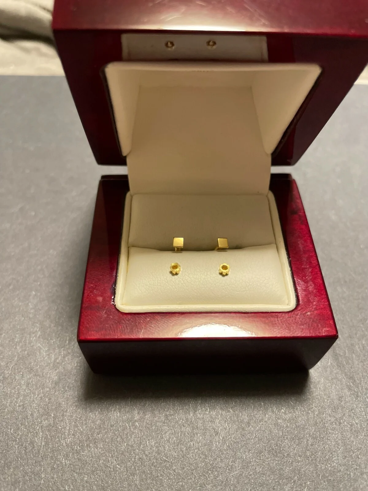 1 Pair Replacement Screws for Cartier Eyeglasses with nuts(small Size)Gold color