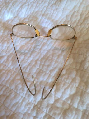 1920-30’s Antique Wire Rimmed EyeGlasses with case 3