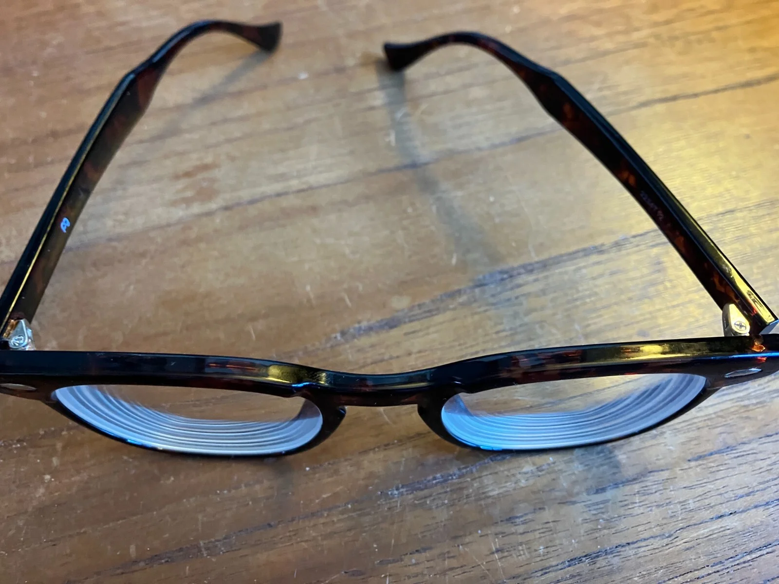 1950s, 1960s style, tortoise shell glasses, mid-century modern 2