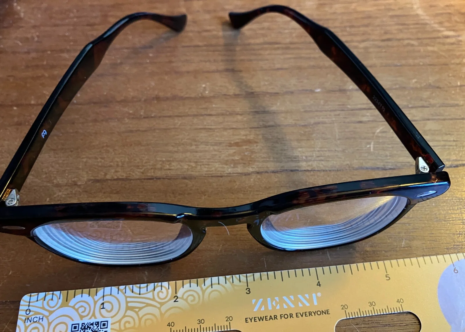 1950s, 1960s style, tortoise shell glasses, mid-century modern 3