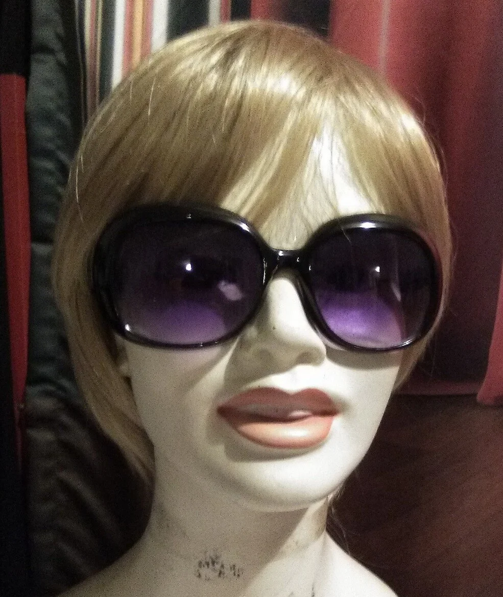 2 Large Sunglasses. Janice Joplin, Jackie O, Hollywood Movie Star - USA Location 2