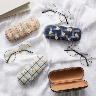 4 Pack Hard Shell Sunglasses Cases for Women, Plaid Eyeglass Eyewear Holders 3