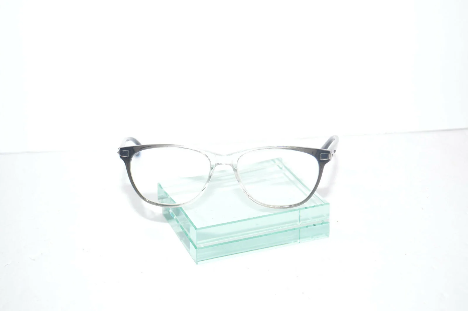Ann Taylor AT302 Eyeglasses Frames 52[]16-135MM Black Fade to Clear Nice