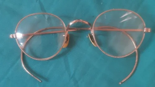 Antique Eye Glasses Gold Wire Rim Bifocal Lens Oval Marked A 1-10 12K Hard Case