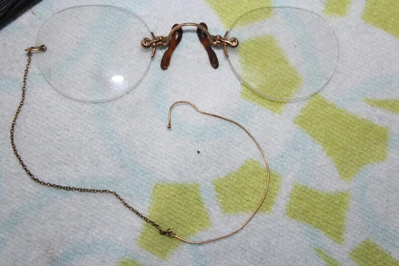Antique Pins Nez Eyeglasses Nose Pinch with Case Circa 1901 4