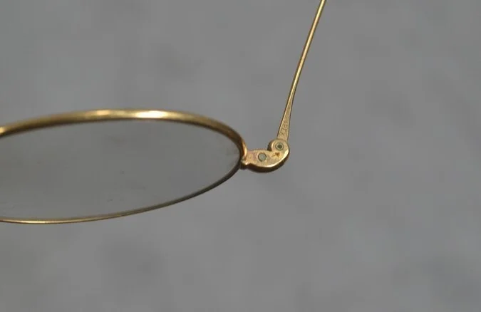 antique wire gold frame eyeglasses not marked oval glasses flexible bow 1900-20 3