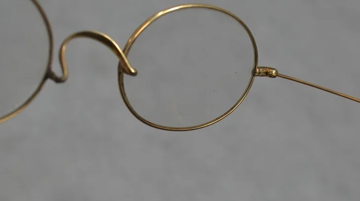 antique wire gold frame eyeglasses not marked oval glasses flexible bow 1900-20 4