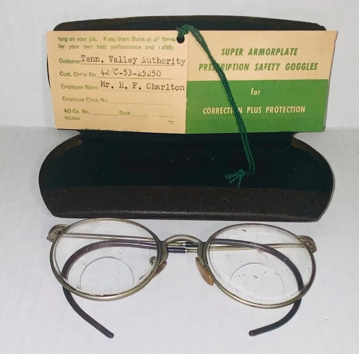 ANTIQUE WIRE RIMMED ROUND BIFOCALS GLASSES CASE HARTZOG FORT WAYNE INDIANA