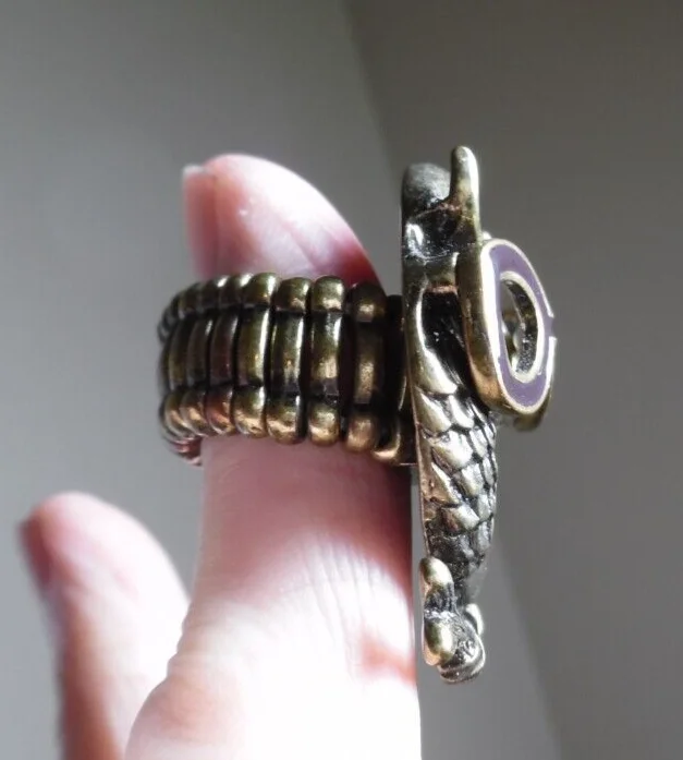 ANTIQUED GOLDTONE METAL OWL W/EYEGLASSES & RHINESTONE EYES STRETCH RING SIZE 7+ 4