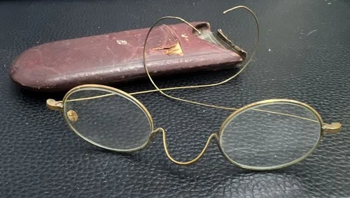 Antiques Wire Rim Eye Glasses With Eye Glass Case (12)