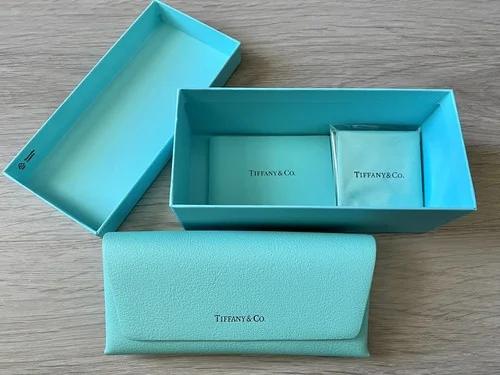 Authentic Tiffany Eyeglass Sunglass Leather Case With Cloth New Free Shipping
