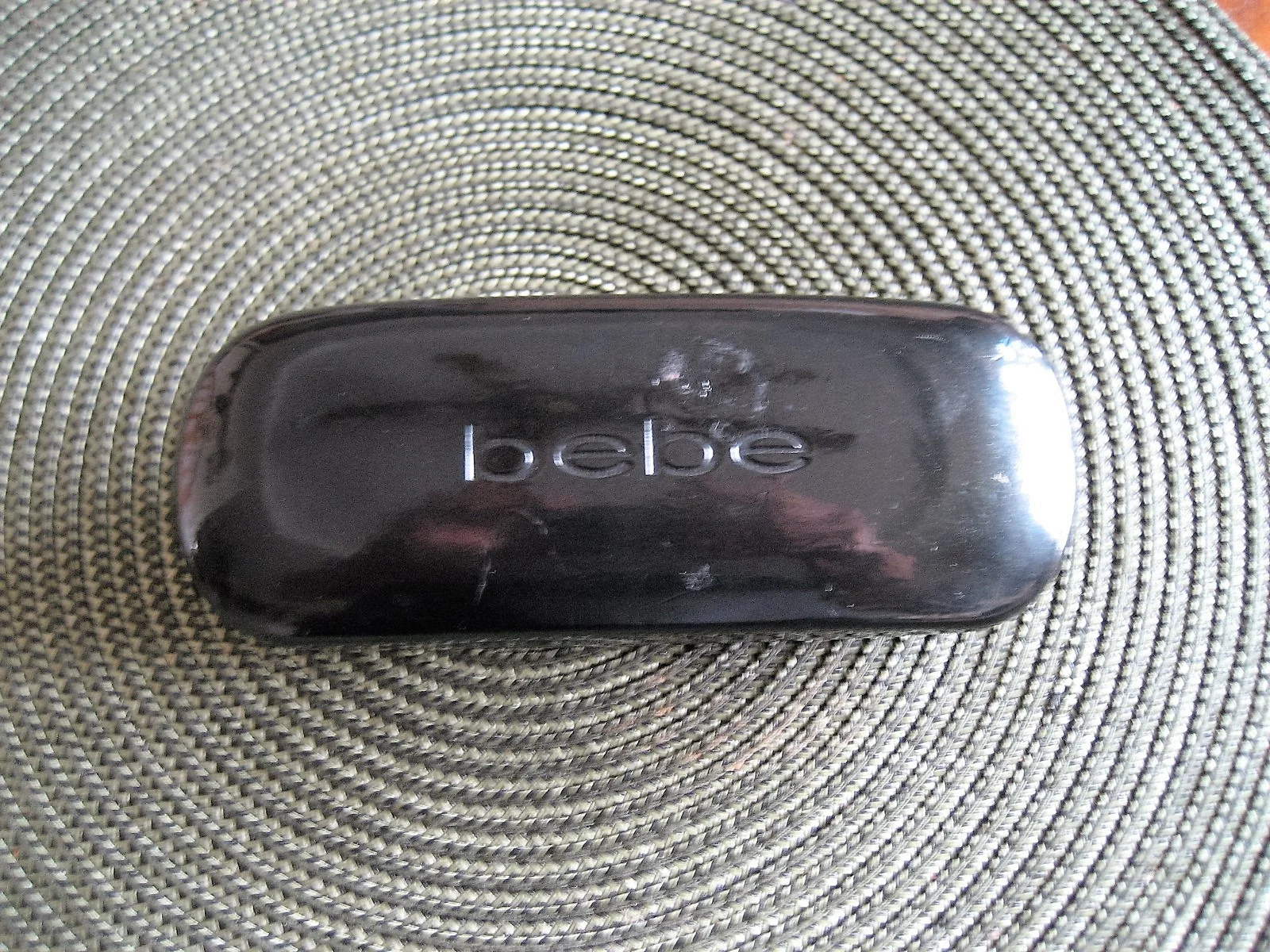 BEBE black glossy clam hardshell eyeglass case