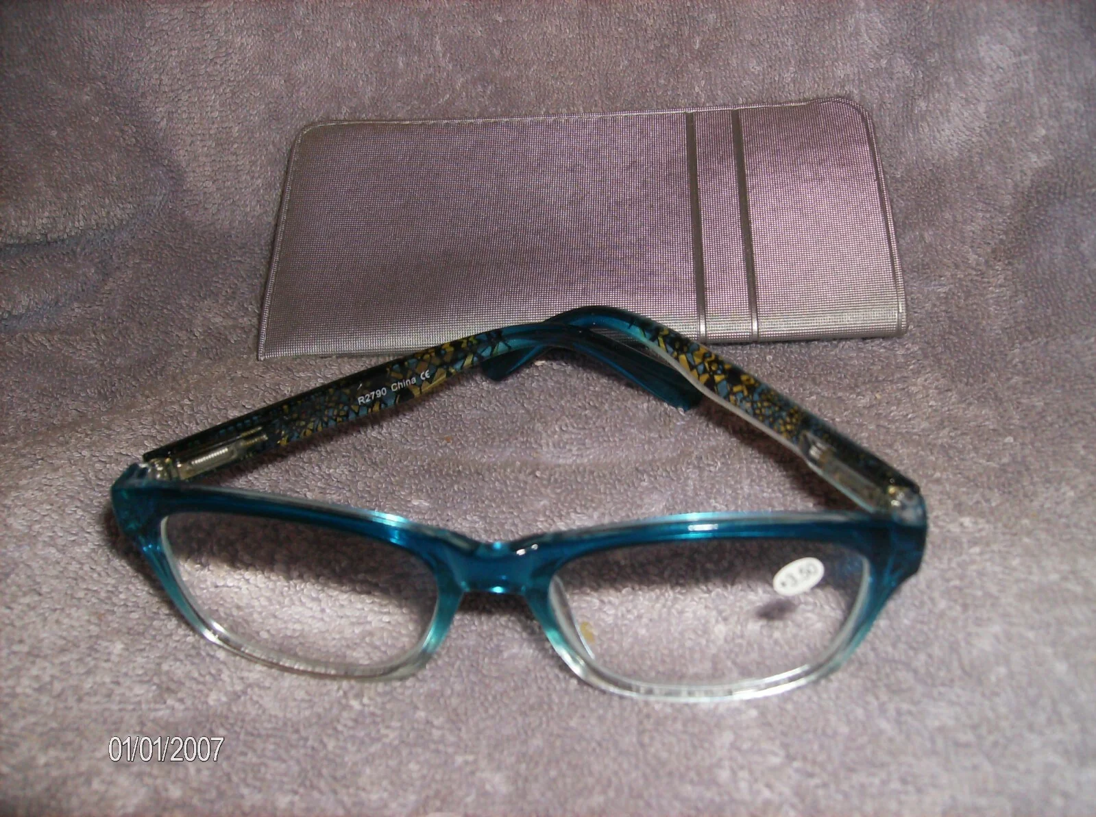 BLULE IGOGS STAINED GLASS TEMPLES READERS & SILVER CASE Spring Hinges 3.50 NEW