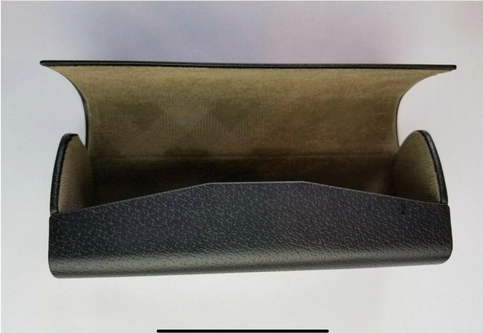 Brand new Black Burberry Eyeglasses /Sunglasses Hard Case cleaning cloth & Box 3