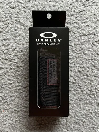 Brand New Oakley Sunglasses Eyeglasses Lens Cleaning Kit and Case 07-012 2