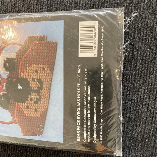 Buckles 6618 Plastic Canvas Gallery of Stitches (New) 3