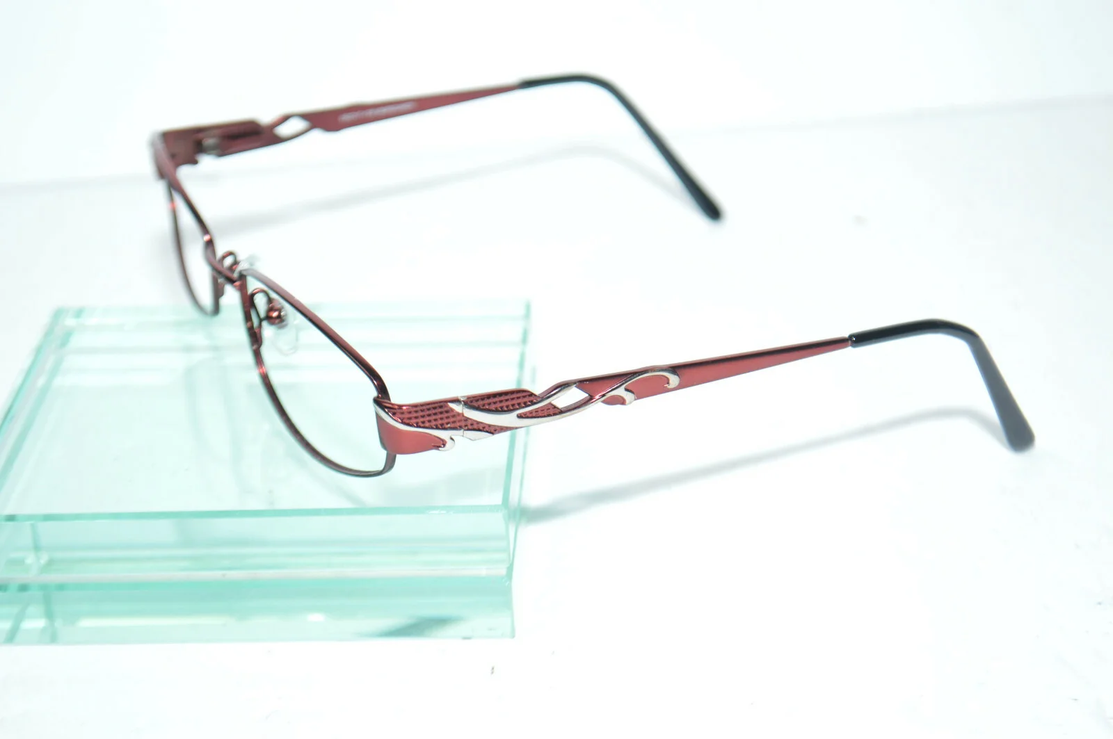 Bulova Tacoma Eyeglass/Sunglass Frames 52[]17-135MM Burgundy 2