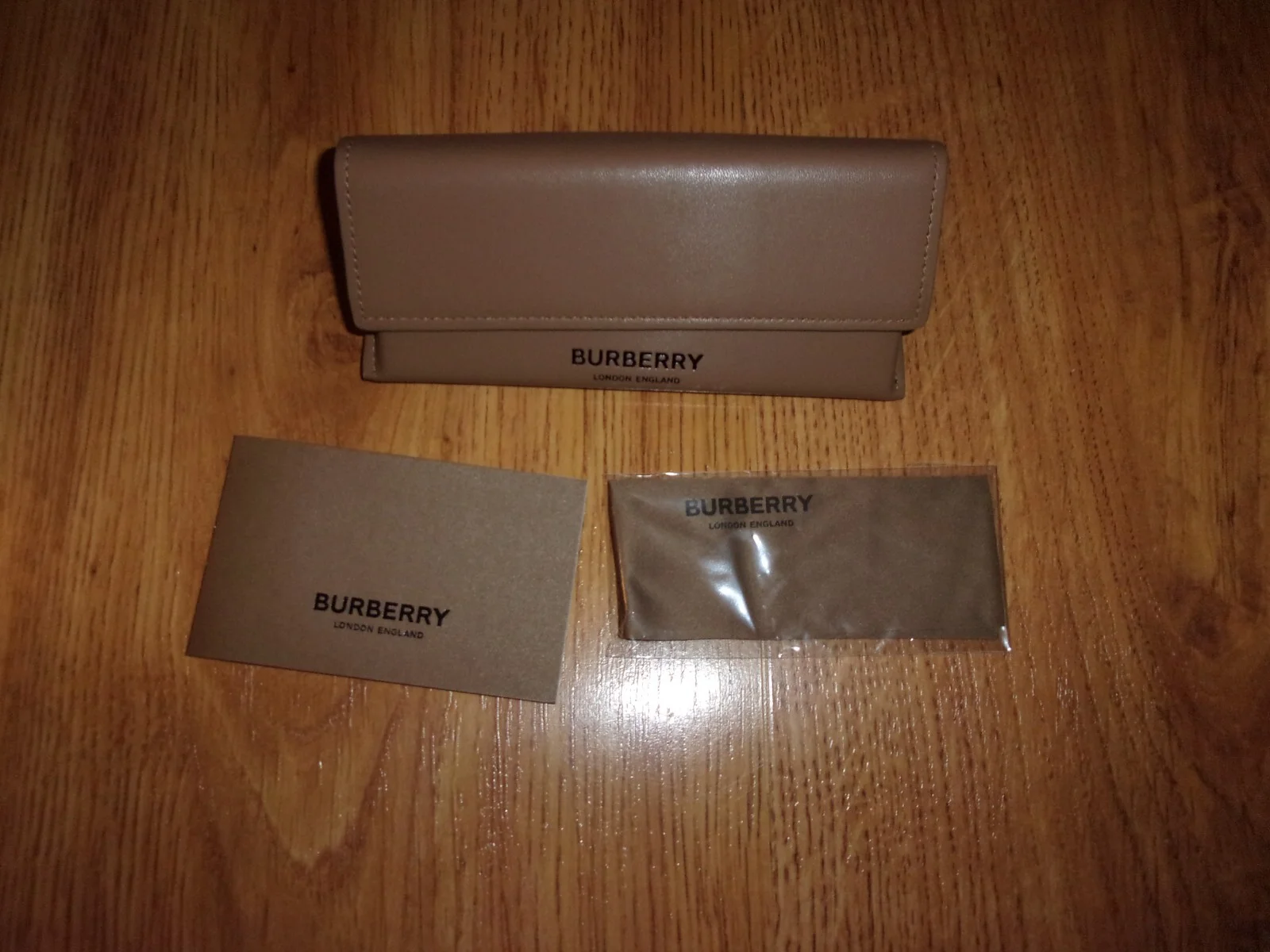 Burberry Brown Eyeglass case glass cloth and booklet 2