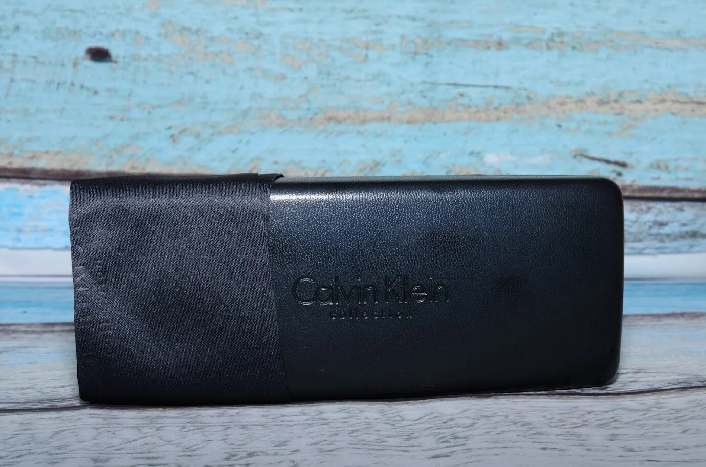 Calvin Klein Sunglasses/Eyeglasses Hard Case Cloth Black Snap Medium 2.5