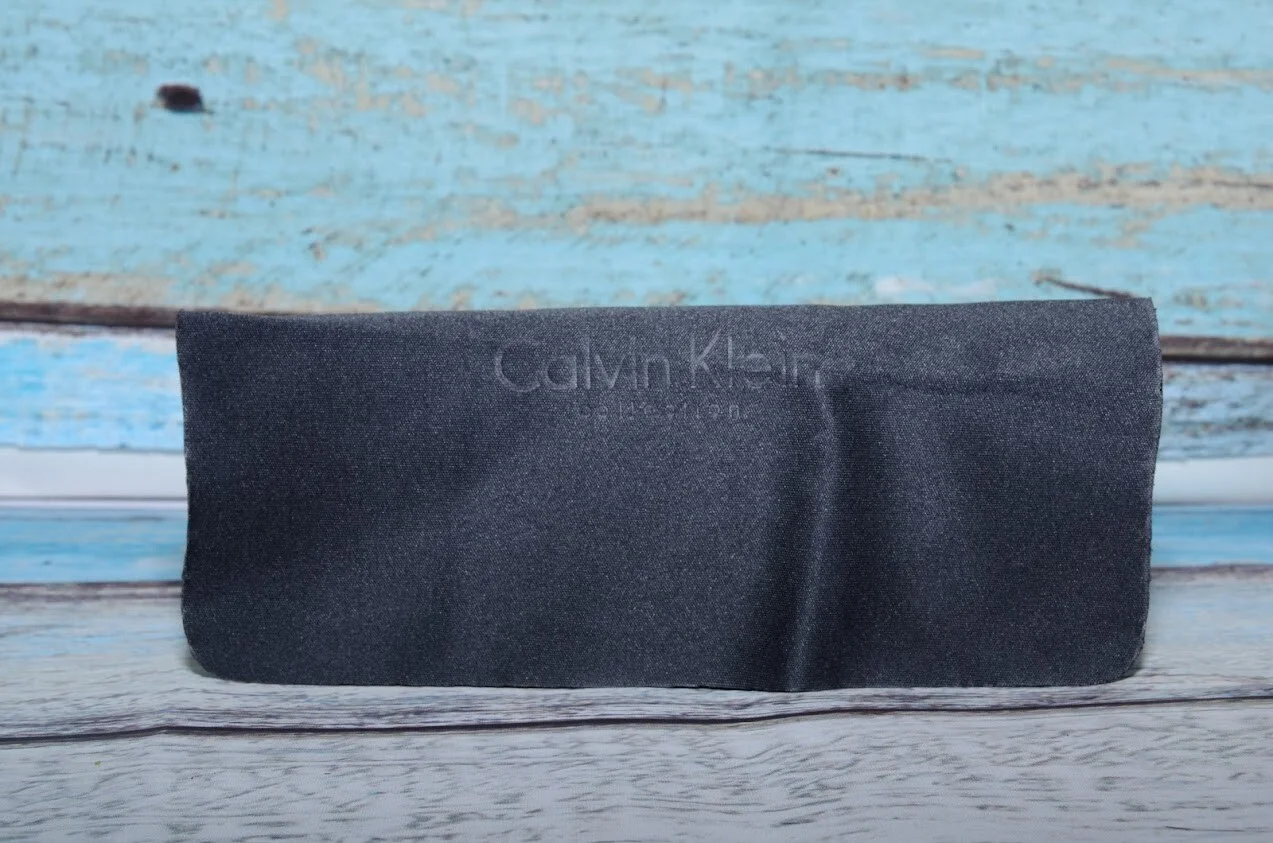 Calvin Klein Sunglasses/Eyeglasses Hard Case Cloth Black Snap Medium 2.5 3