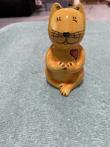 Cat Yellow Hand Painted Eyeglass Holder 4 Inches High Free Shipping 2
