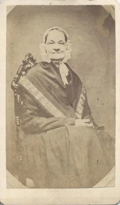 CDV PORTRAIT OF STERN OLD WOMAN W/ EARLY EYEGLASSES - PITTSBURGH, PA