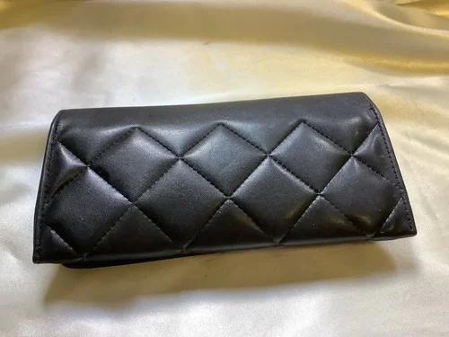 Chanel Black Quilted Magnetic Close Velvet Lined Logo Eyeglass Sunglass Case EUC 2
