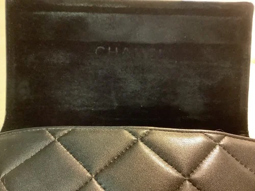 Chanel Black Quilted Magnetic Close Velvet Lined Logo Eyeglass Sunglass Case EUC 3