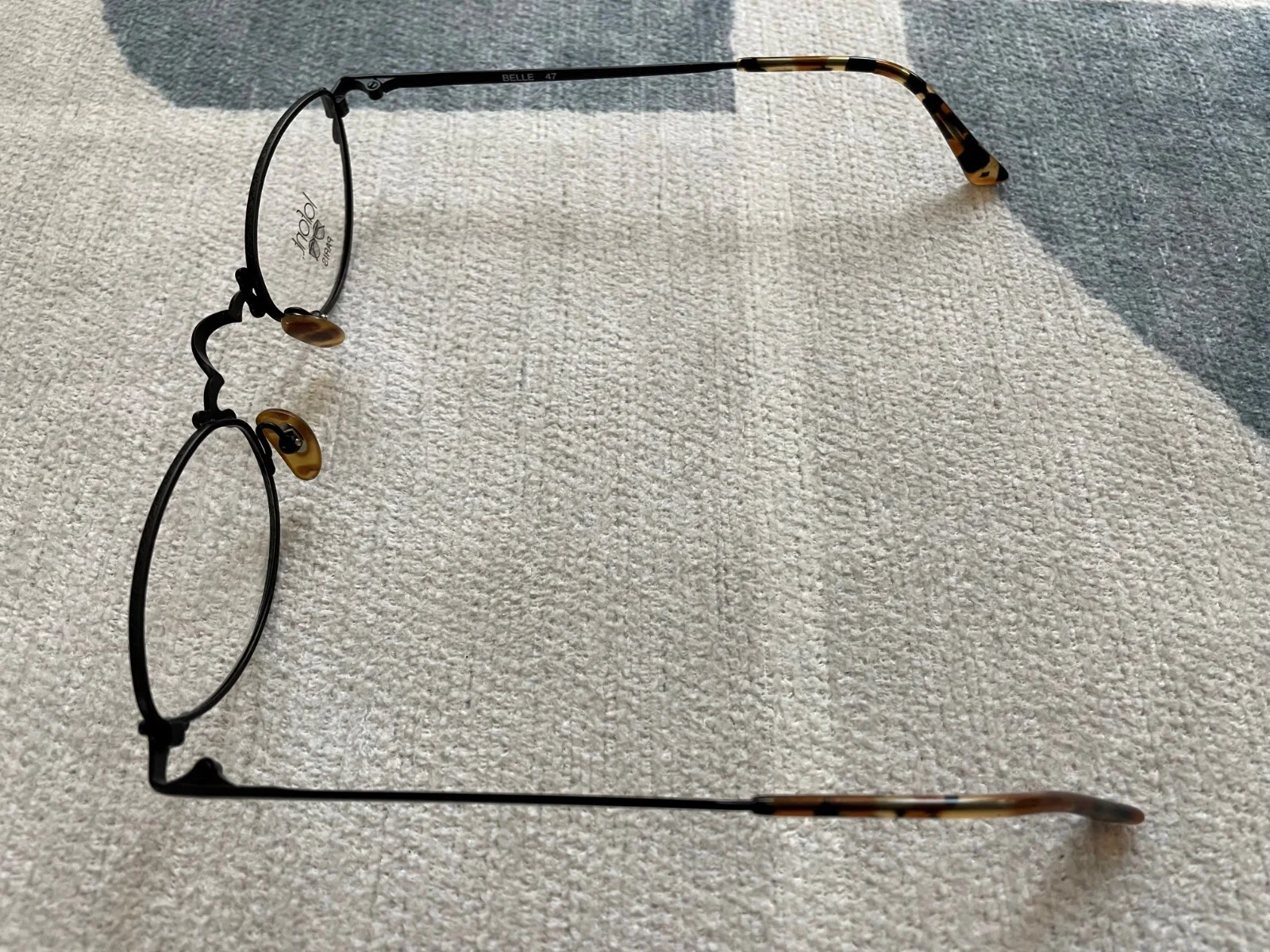Chic French vintage cat eye Lafont Belle 47 eyeglasses frames. 3