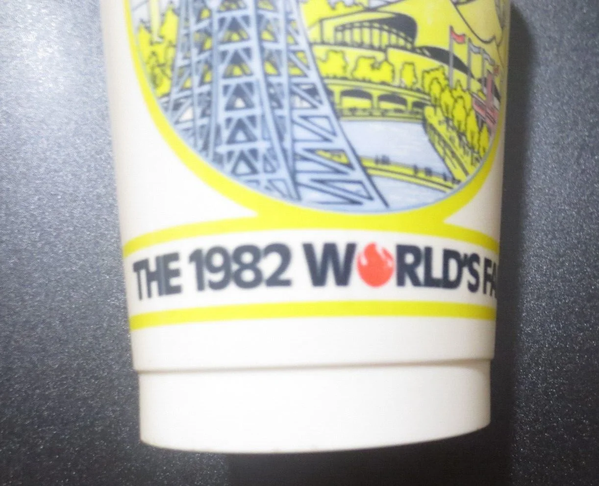 COCA-COLA 1982 Worlds Fair Knoxville, Tennessee plastic tumber 2