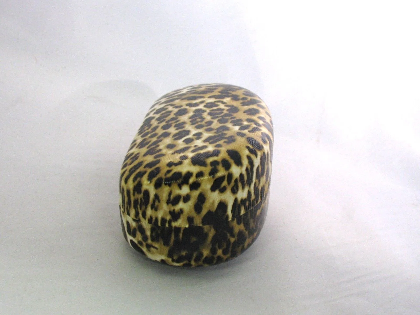 CORINNE MCCORMACK Eyeglasses Sunglasses Hard Case Leopard Cheetah Animal Print 3