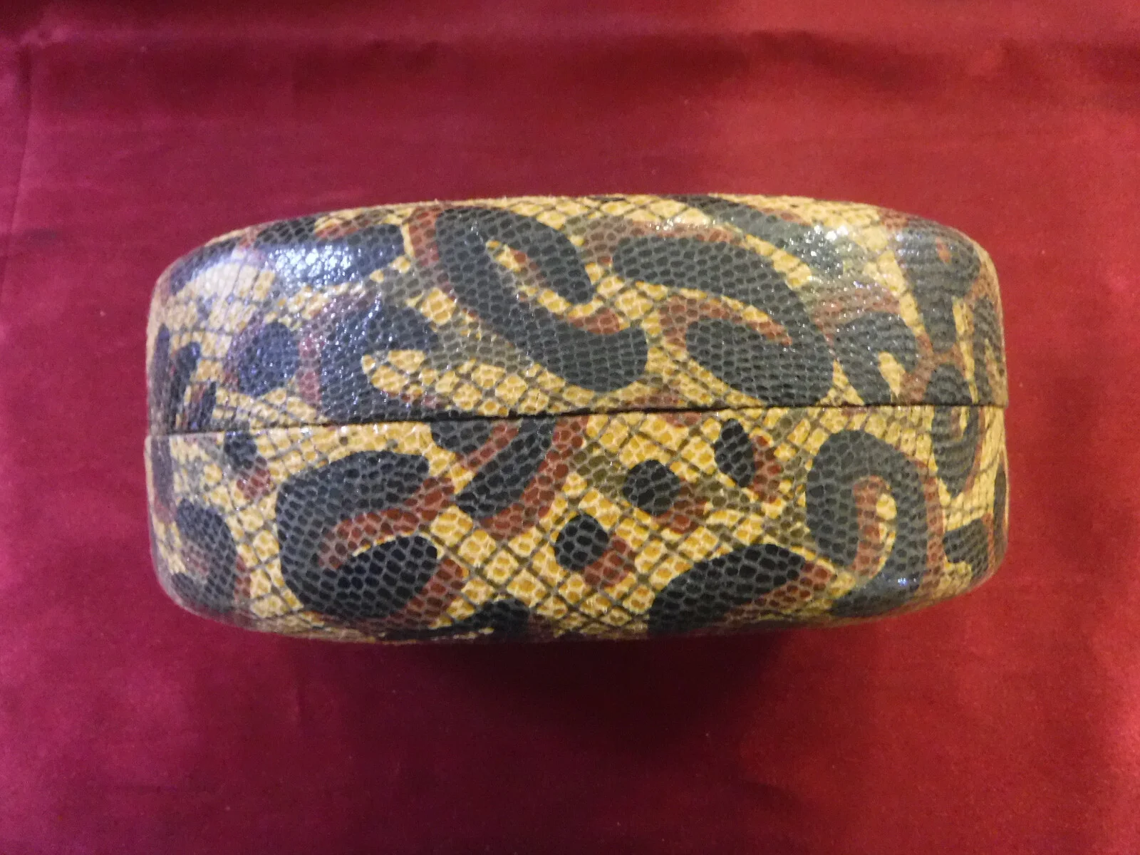 Corinne McCormack Sunglass Eyeglass Reading Glasses Case Hard Clam Shell 4