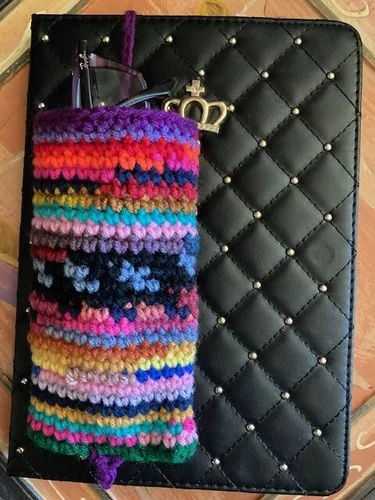 Crochet Eyeglass Case, Holder, Slip On To Ipad, Multi Color, Felt Lined #iswlook 2