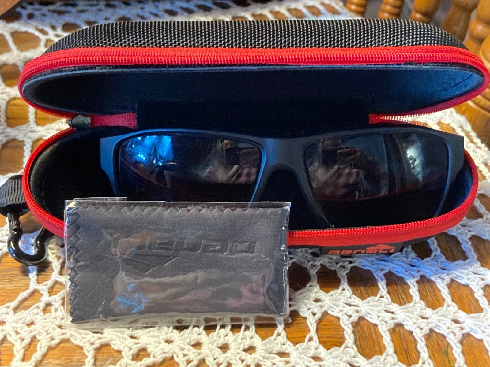DENALI EYEGLASSES MOUNTAINEER FRAMES CASE AND CLEANING CLOTH 59 15 145 MATT BLK