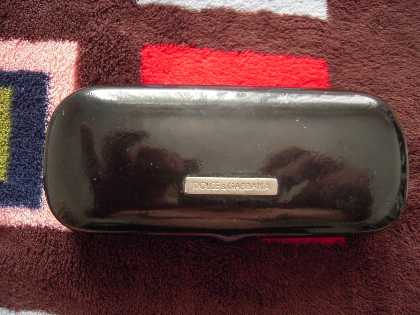 DOLCE & GABBANA BLACK SOLID PATTERN PATENT LEATHER HARD CLAMSHELL EYEGLASS CASE 2