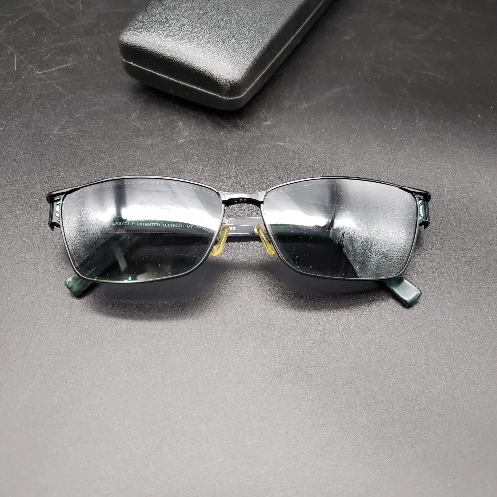 Easyclip Metal Eyeglass Frame and Magnetic Sunglasses Mod PC 172, 52 19 , 135 50 3