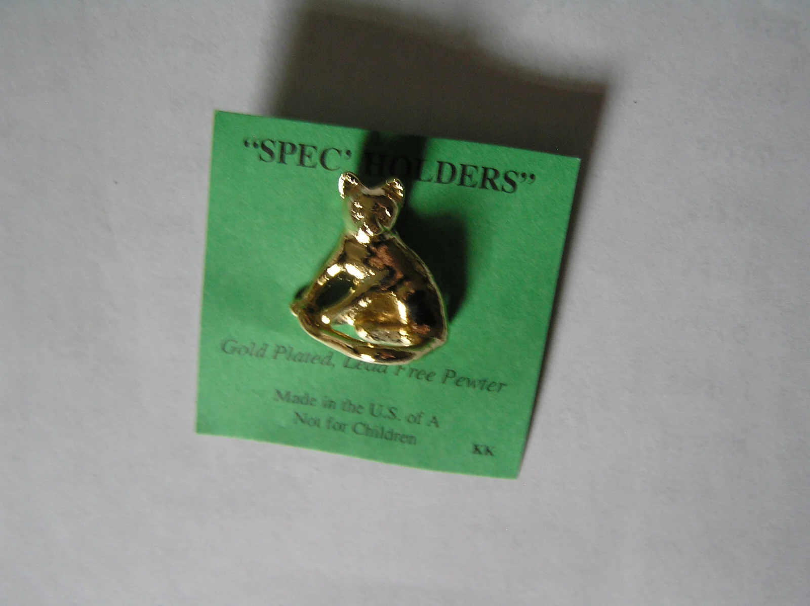 EYEGLASS HOLDER FELINE PIN GOLD PLATED LEAD FREE PEWTER MADE IN USA