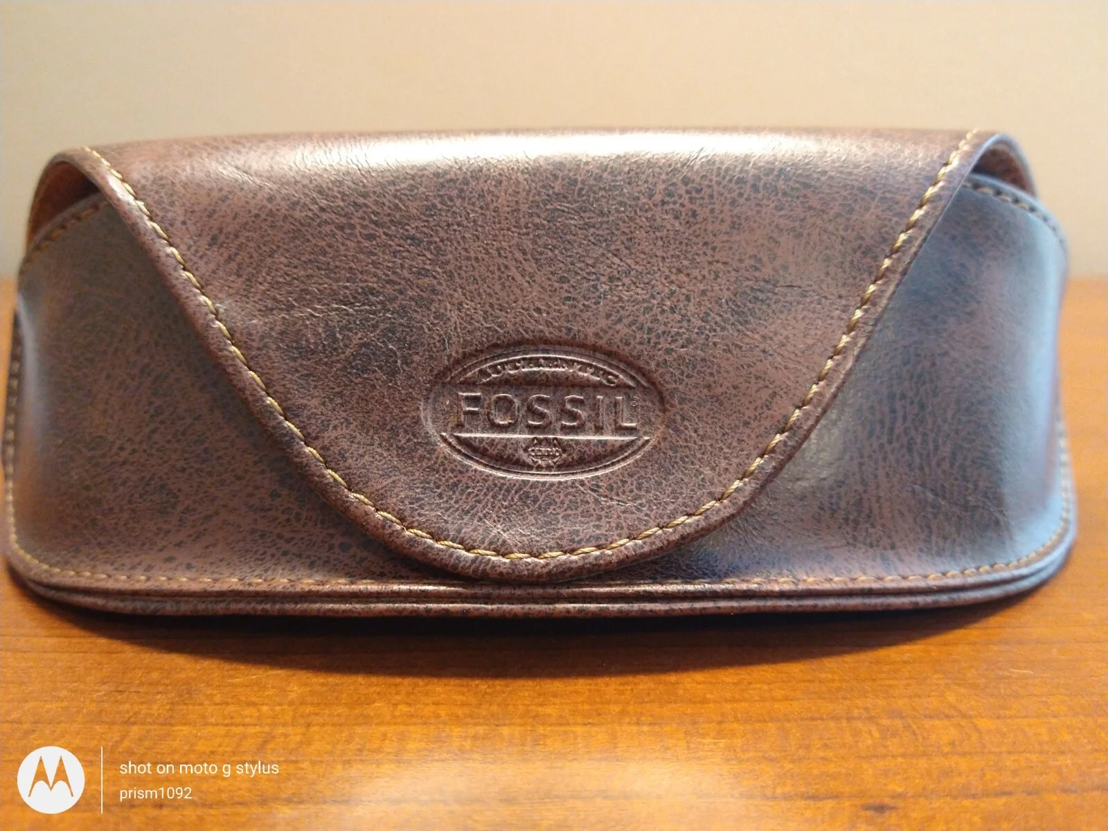 Fossil Magnetic Brown Distressed Faux Leather Eyeglass Sunglass Storage Case