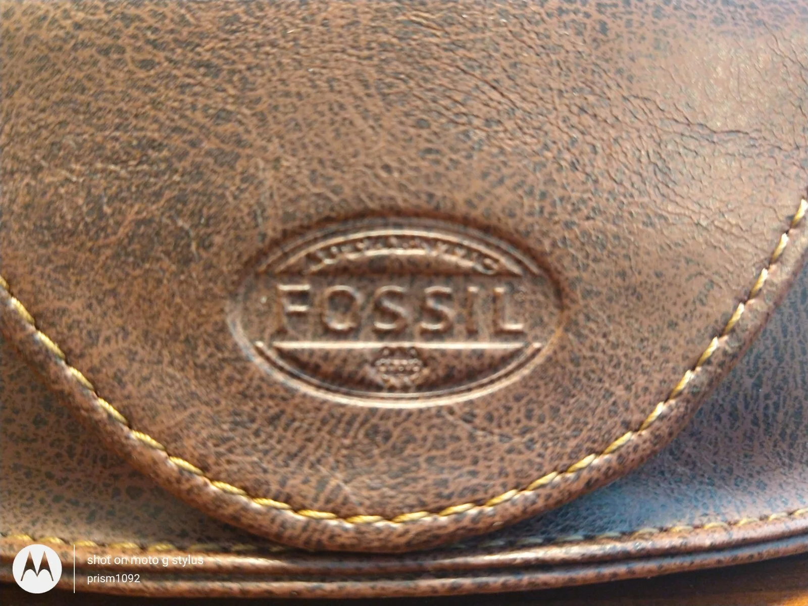 Fossil Magnetic Brown Distressed Faux Leather Eyeglass Sunglass Storage Case 2