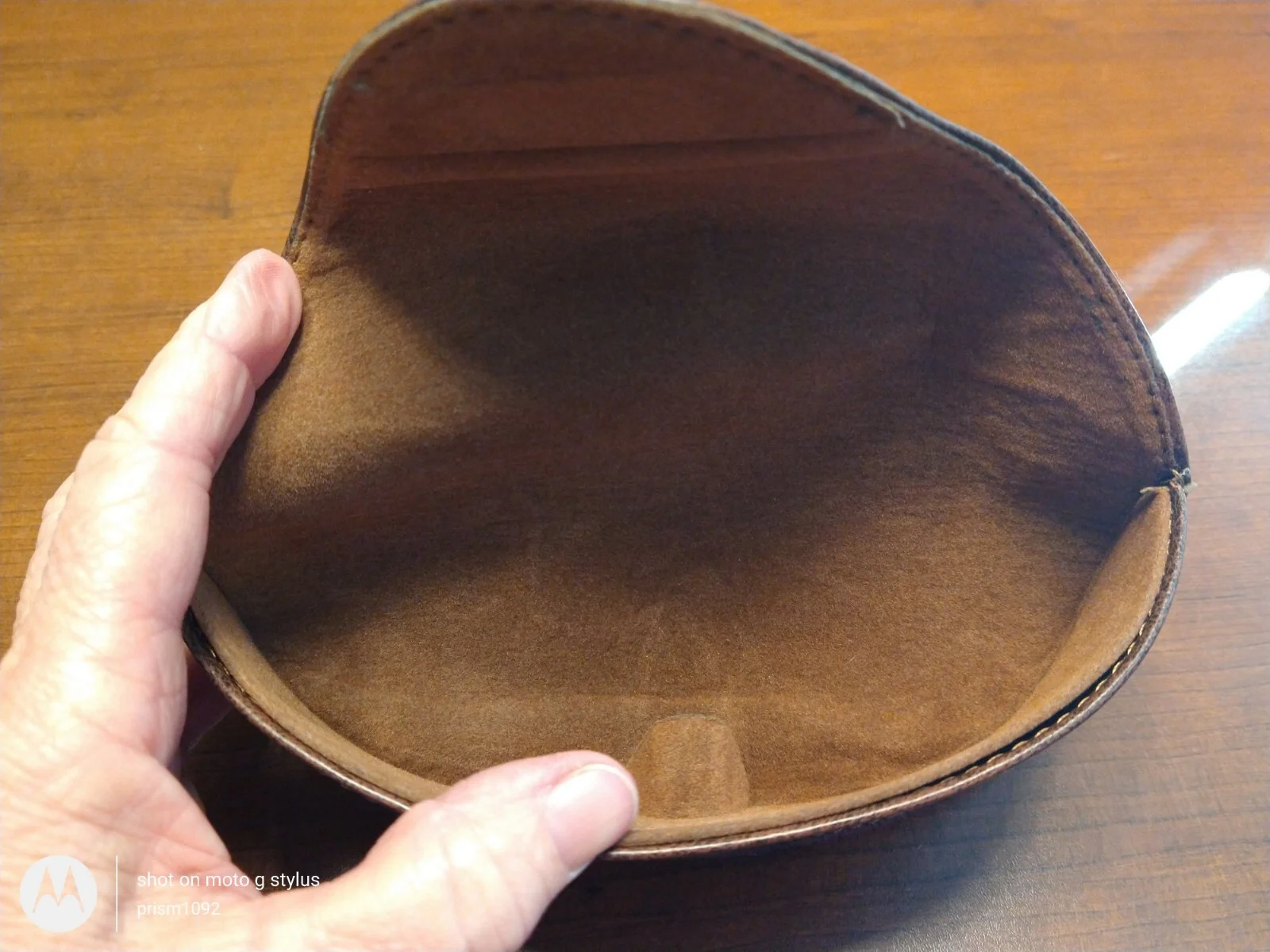 Fossil Magnetic Brown Distressed Faux Leather Eyeglass Sunglass Storage Case 4