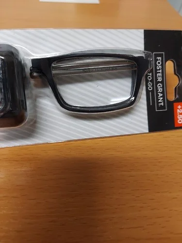 Foster Grant TO GO Folding Micro-Readers + 2.00 w Protective Case BLK NWT 3