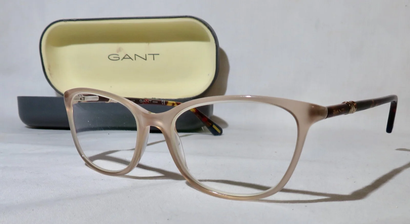 Gant Woman eyeglass frames, GA4082 frame 52-17-140 Opaque Frosted white/Tortoise