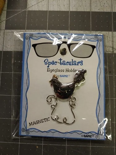 Ganz Laying Hen Chicken magnetic Spectaculars Eyeglass Holder NEW 3