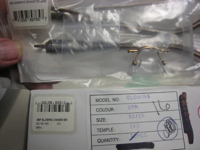GEOFFREY BEENE EYEGLASS FRAMES Style GLOWING BURGUNDY 52-19-140 NO LENS 3