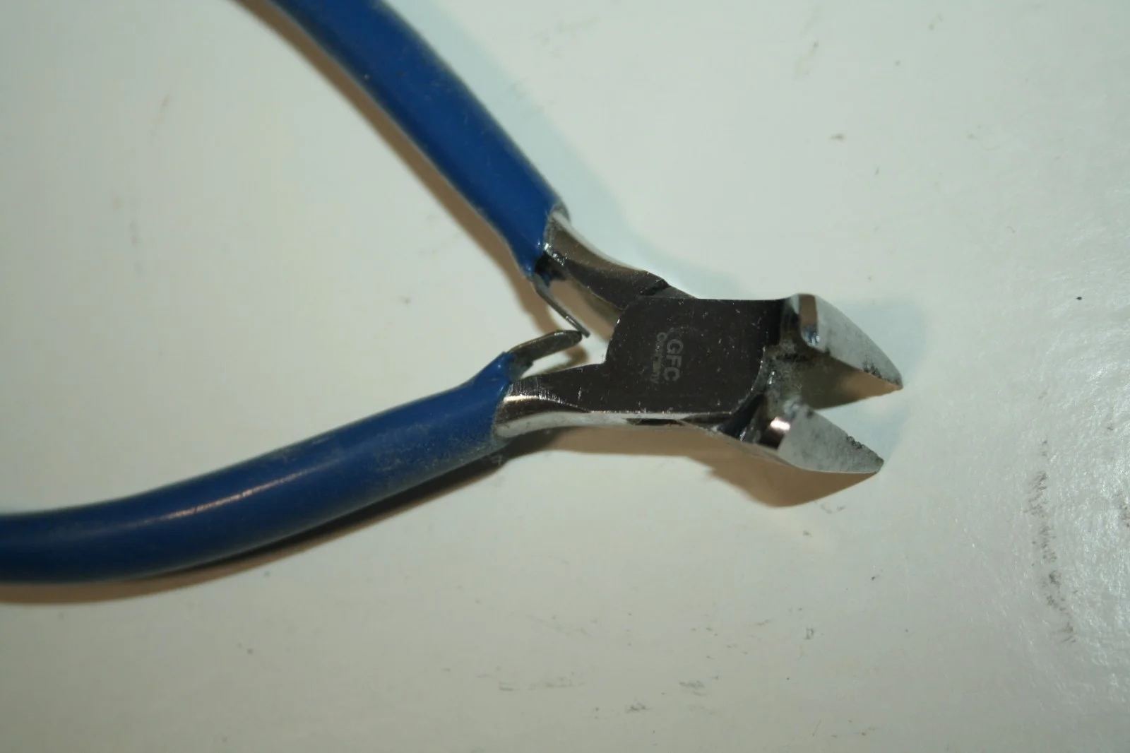 GFC Eyeglass Frame Adjustment Tool, Germany, Cutting Jaw with Slots for wire 3