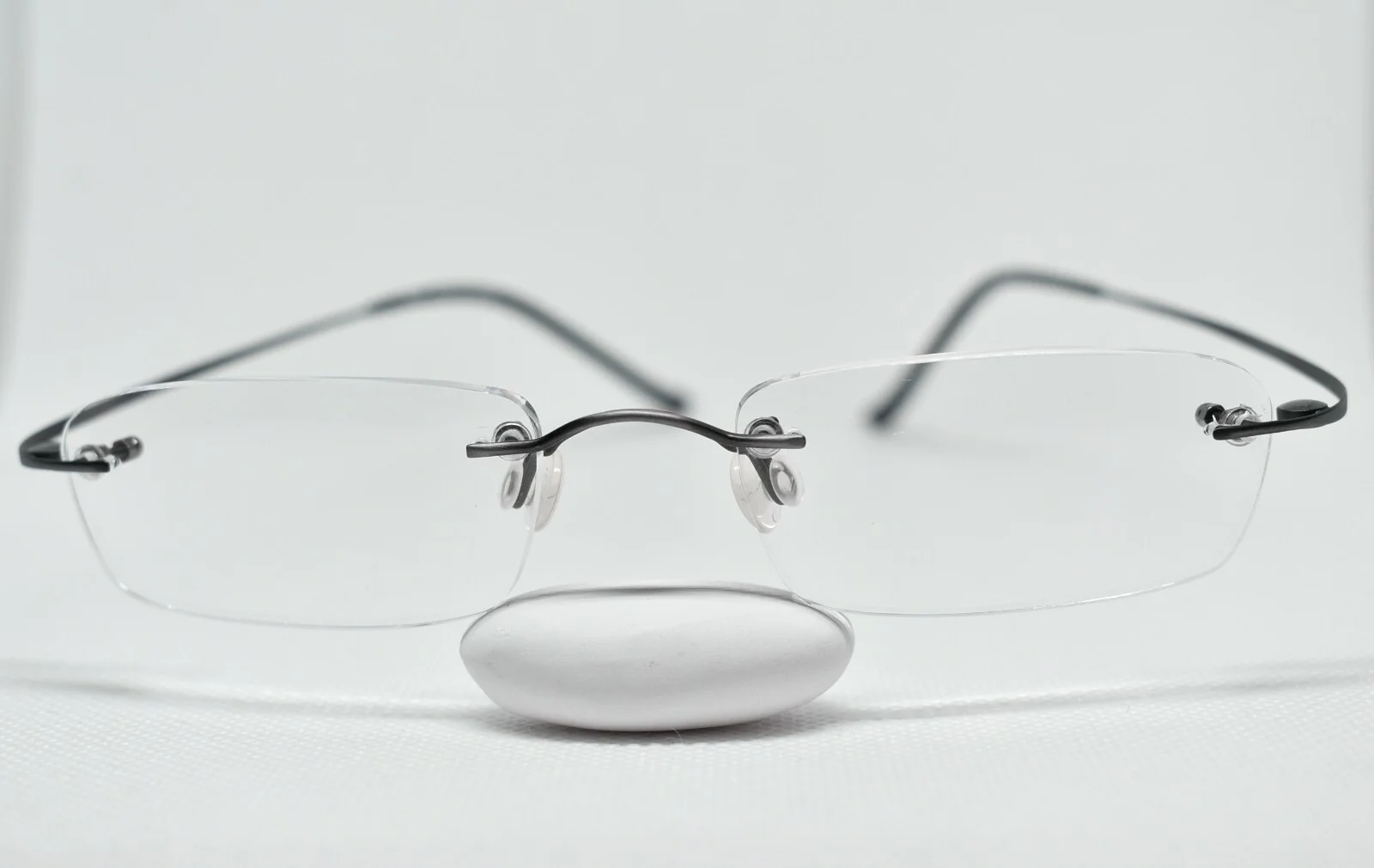 Innovative IMF RA101 Magnetic Force Eyeglasses Rimless with Sunglass Clip NEW