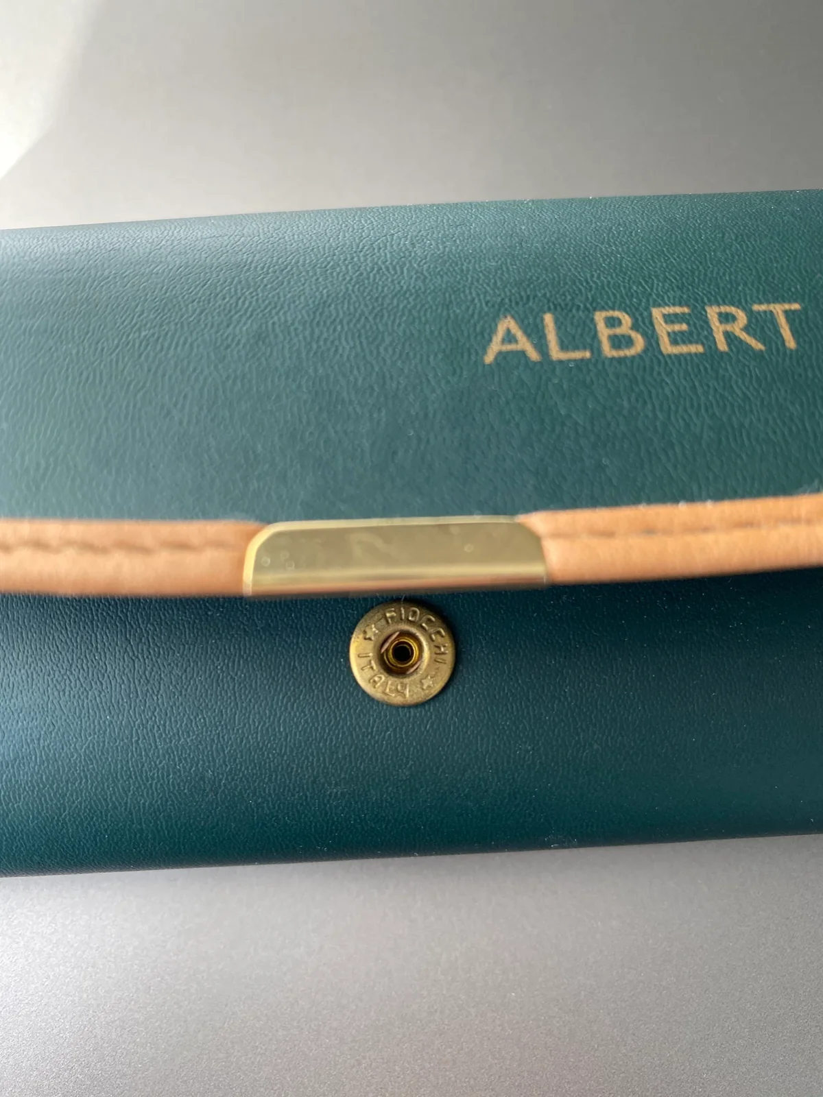 Italian Designer Albert Nipon Hunter Green Faux Leather Eyeglasses Case Tan trim 4