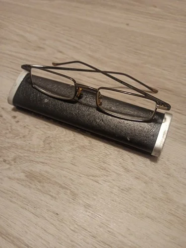 Japanese Narrow Rectangular Eyeglasses 47-20-136. Anime Dad eyeglasses. Case