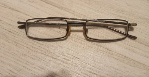 Japanese Narrow Rectangular Eyeglasses 47-20-136. Anime Dad eyeglasses. Case 2